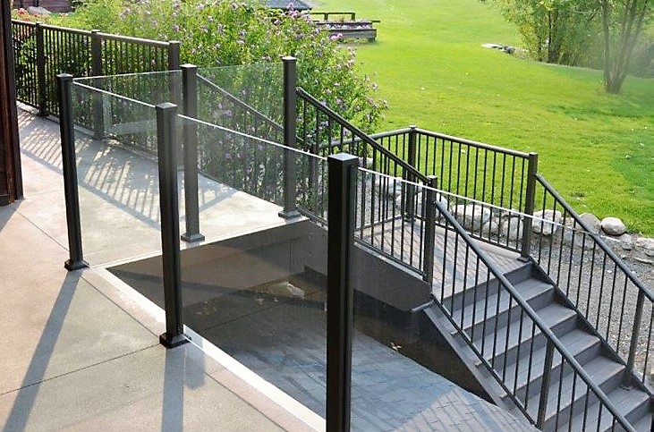 Deck railing